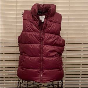 Old Navy Puffer vest